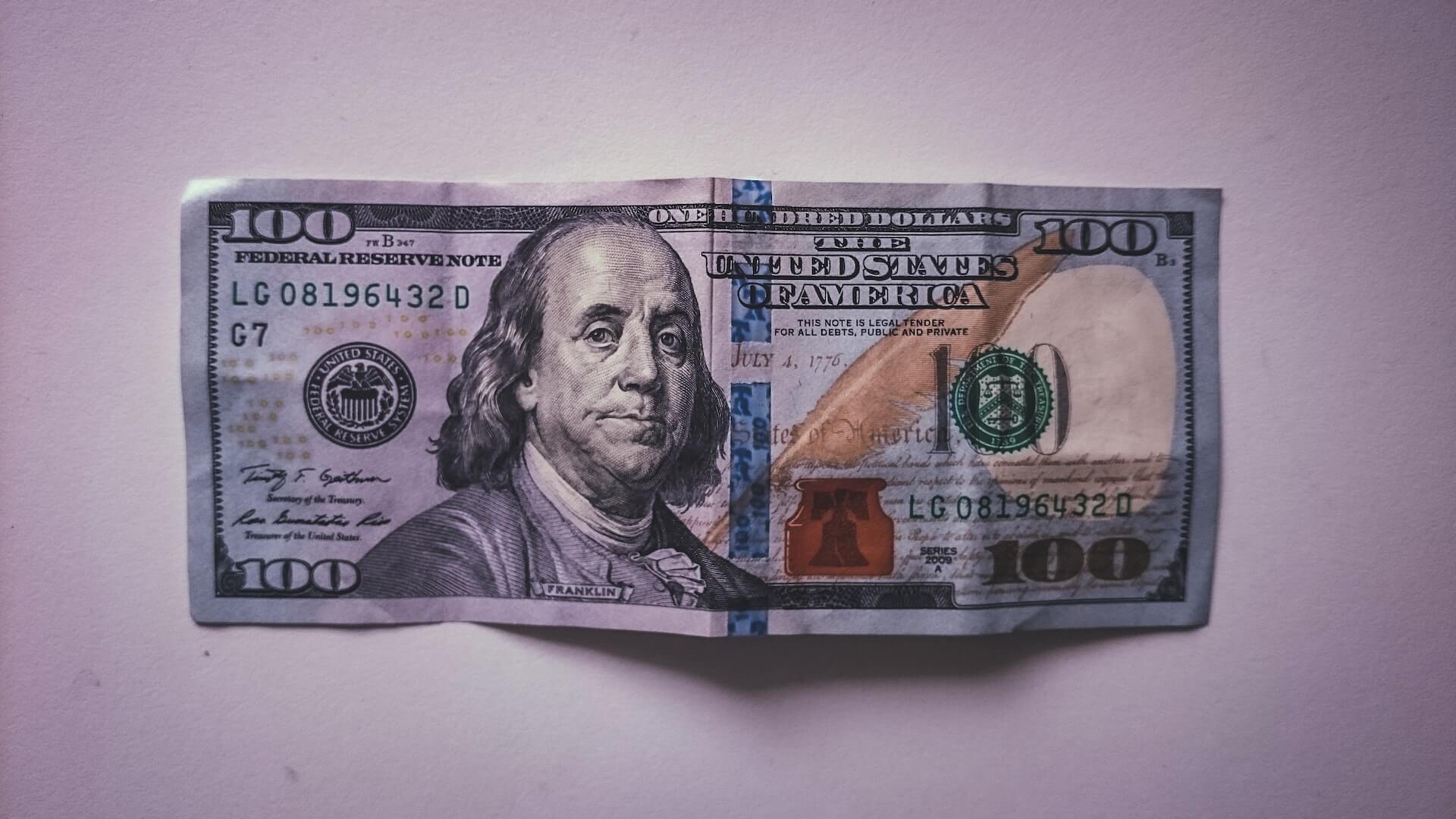 Single one-hundred-dollar bill