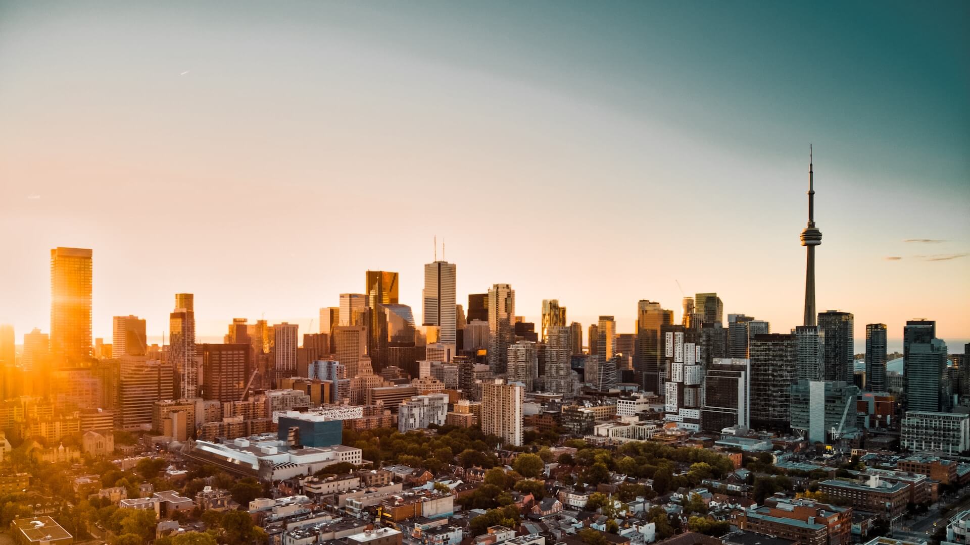 Daytime photo of the Toronto, Ontario, Canada, skyline